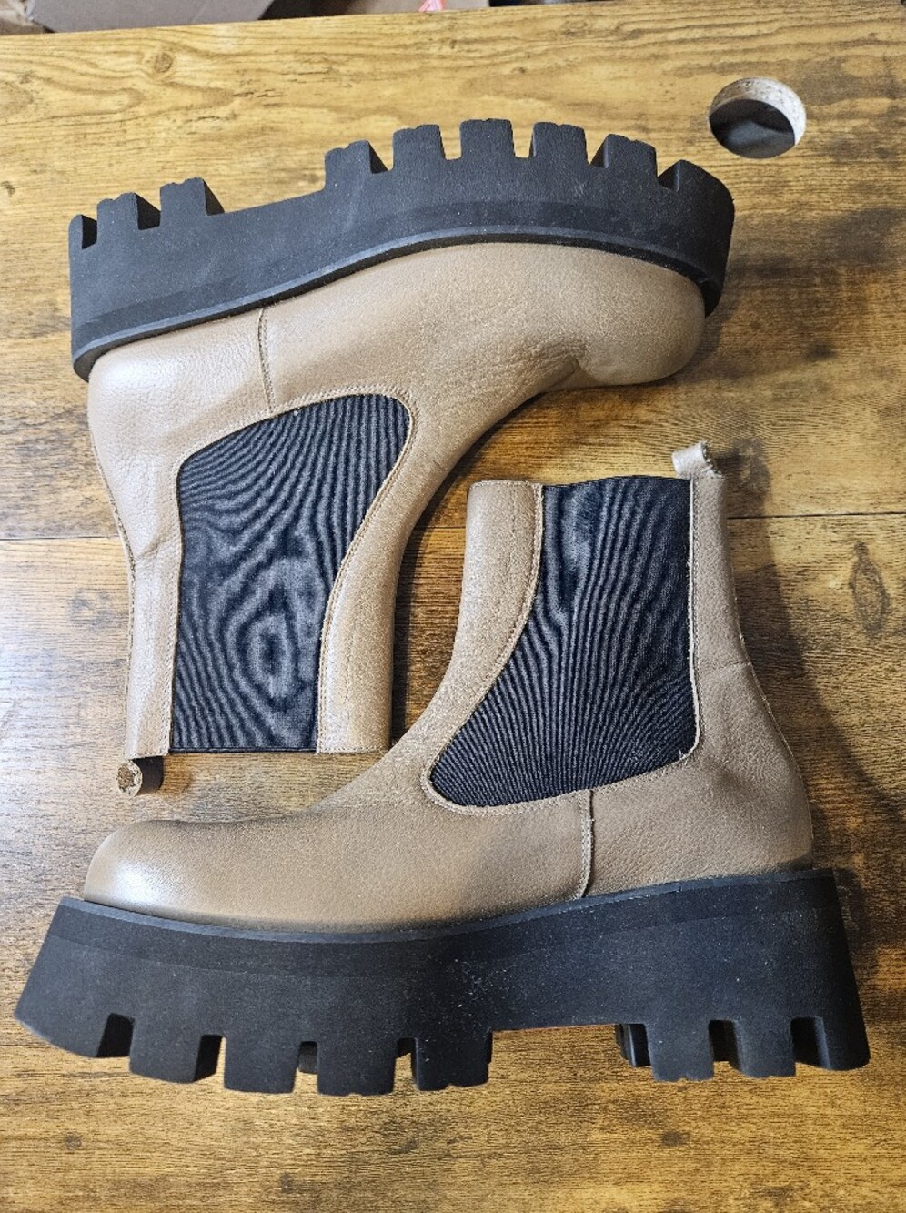 Paloma Barcelo Bianca Sz 41 Tan Black Leather Platform Chunky Chelsea Boots NEW